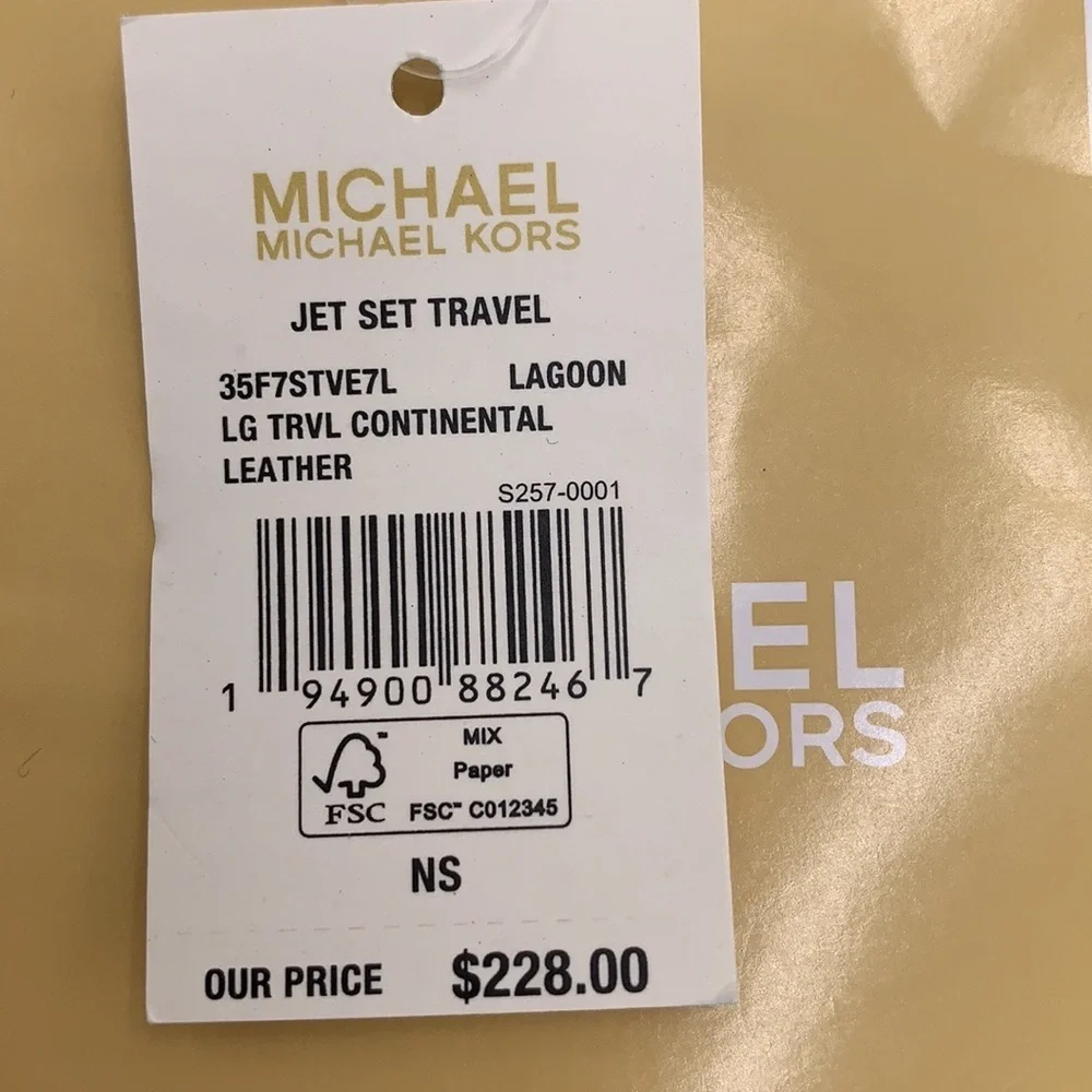 NWT MICHAEL KORS LARGE CONTINENTAL WRISTLET LAGOON COLOR